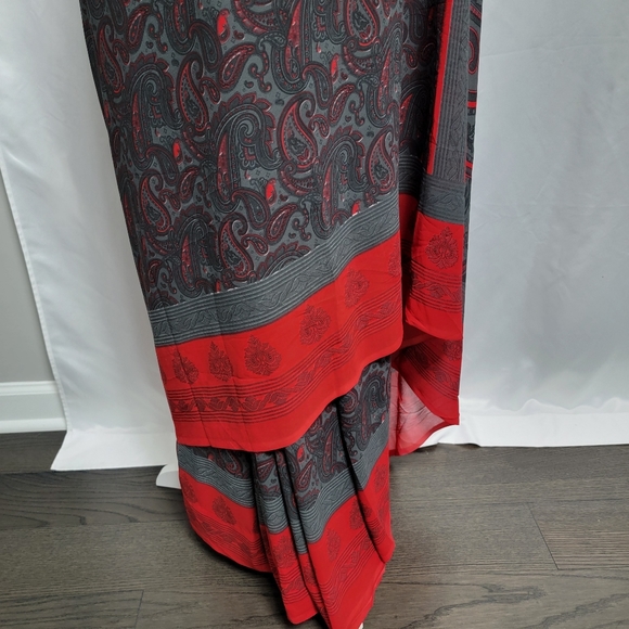 Gray/grey, red, black polyester saree/sari with paisley print - Picture 9 of 17